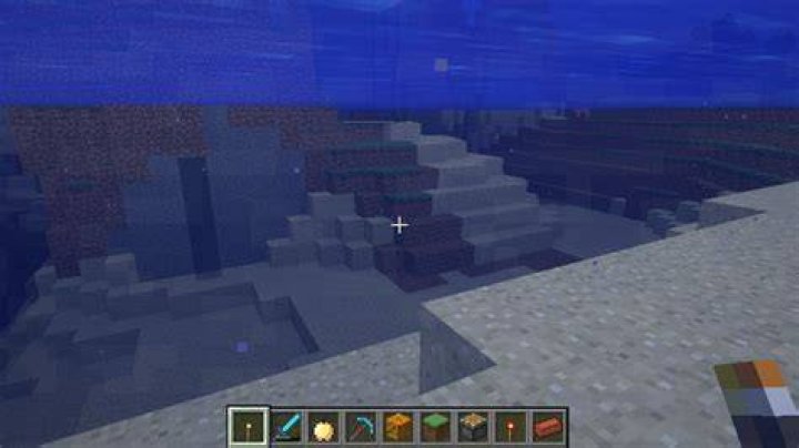How to explore underwater in minecraft