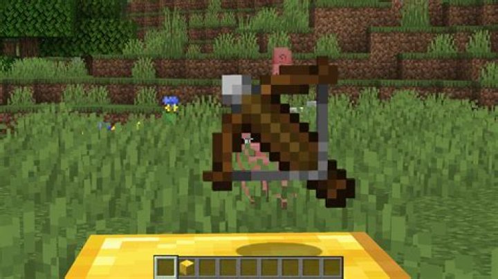 How to load a crossbow in minecraft
