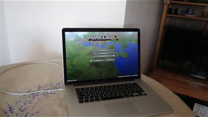 How to play minecraft on macbook pro