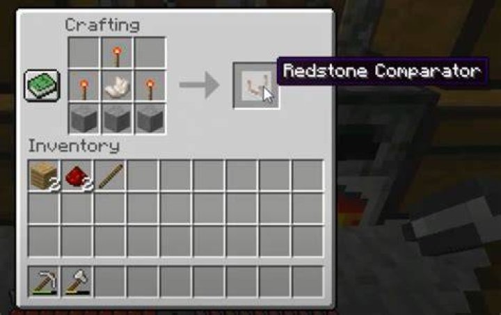 What is a comparator in minecraft